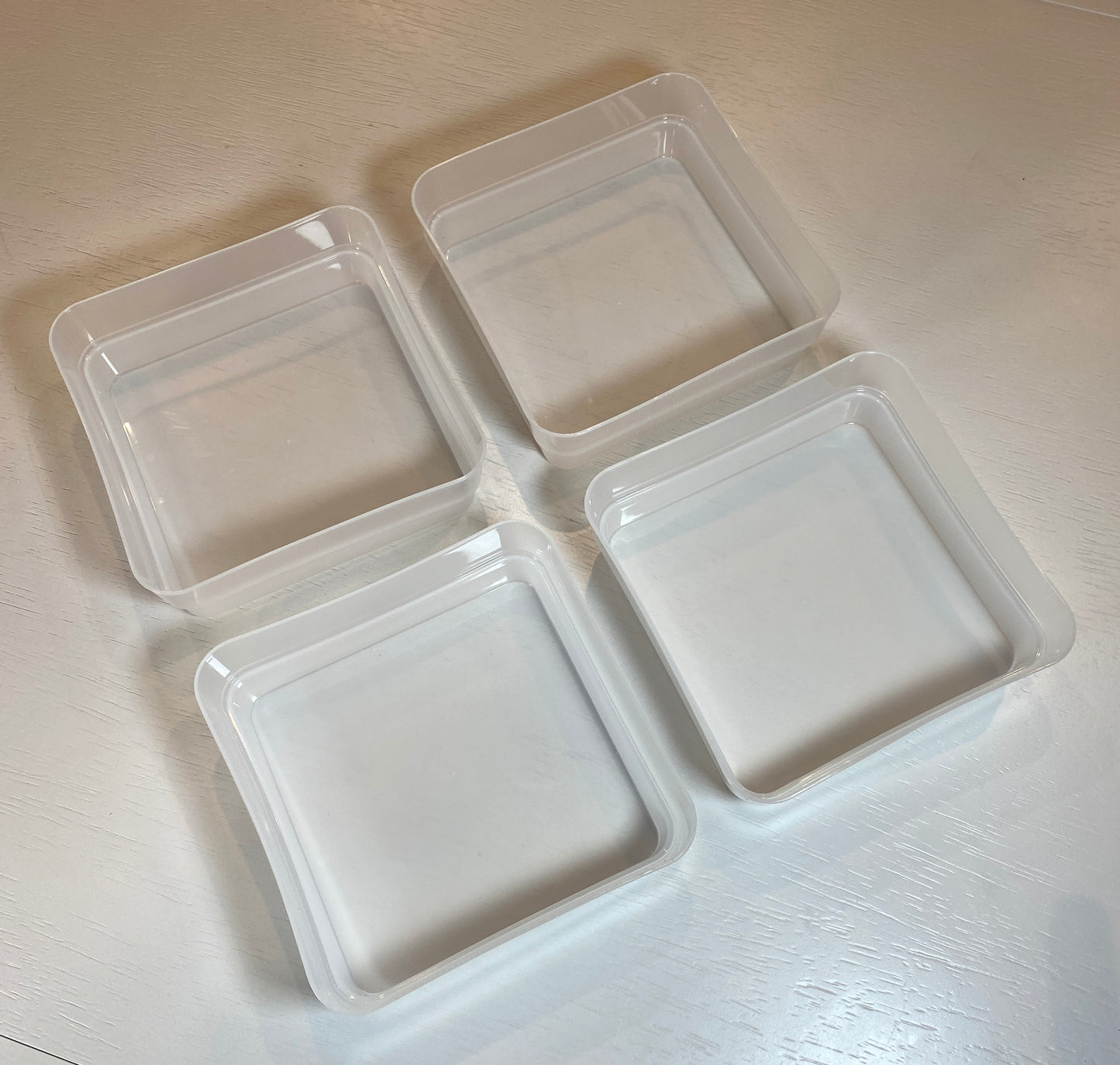 TRIPLE-DECKER ORGANIZER (24 PIECES) Lids not shown